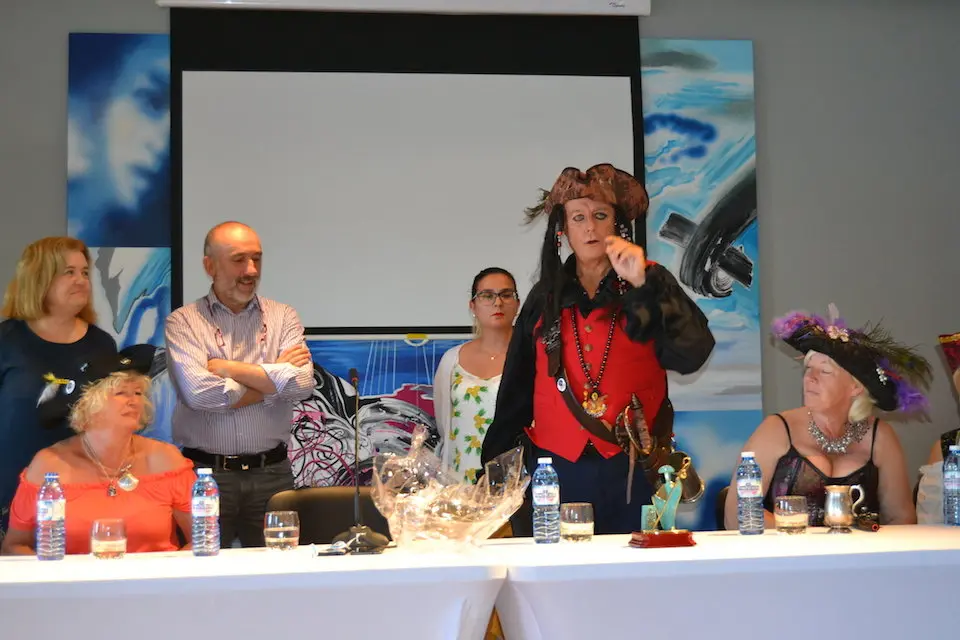 RECEPCION PIRATAS POOLE 2019 en Fisterra 3