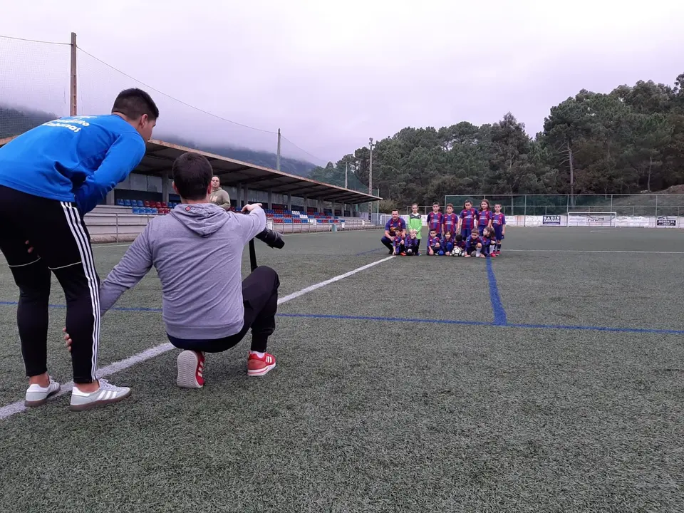 Sacando fotos do album en Esteiro