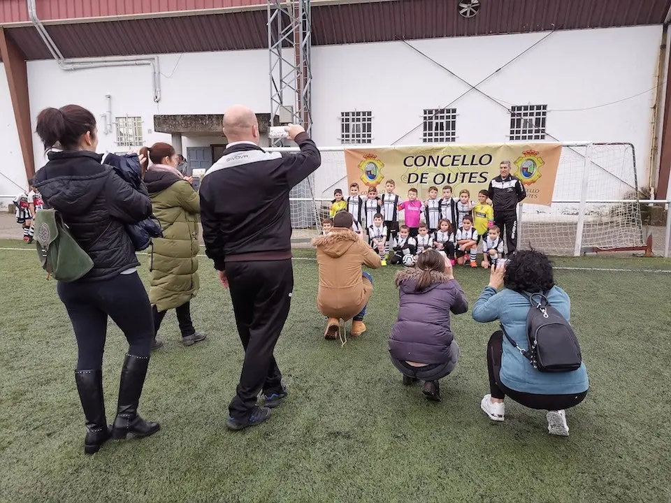 Sacandofotos do album en Outes