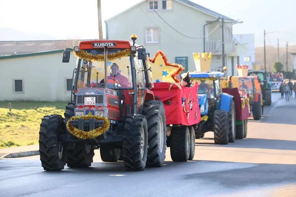 Reis Magos en Mazaricos en tractor