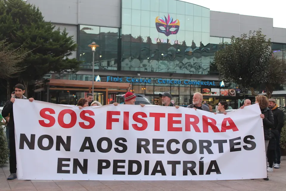 Manifestacion contra os recortes en pediatria-Foto-Paula Castineira 5