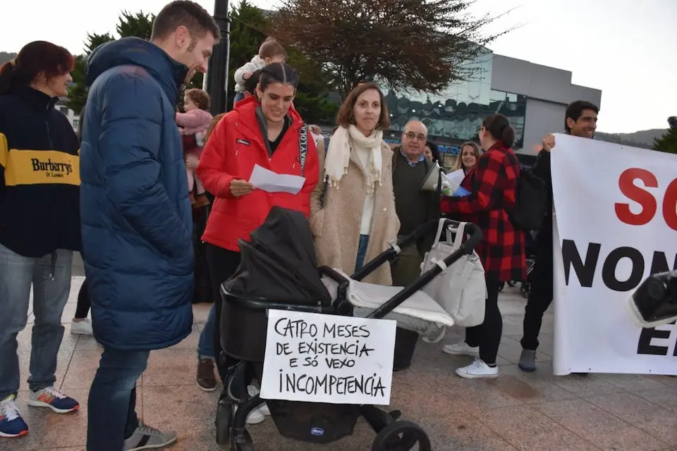 Manifestacion contra os recortes en pediatria-Foto-Rafa Quintans