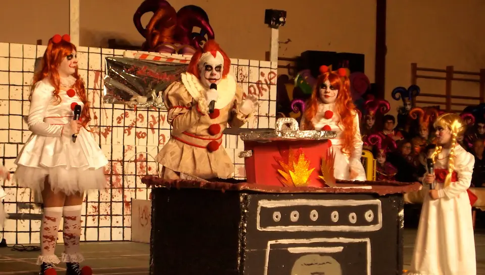 OLYMPUS DIGITAL CAMERA         