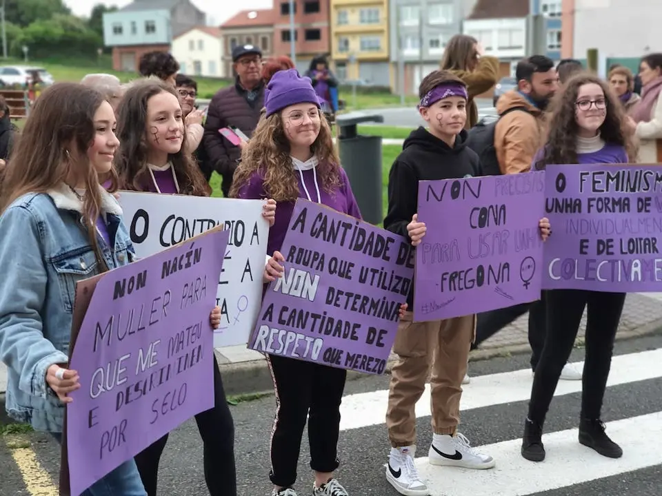 8M en Carballo-Foto-Rebelion Aluminio