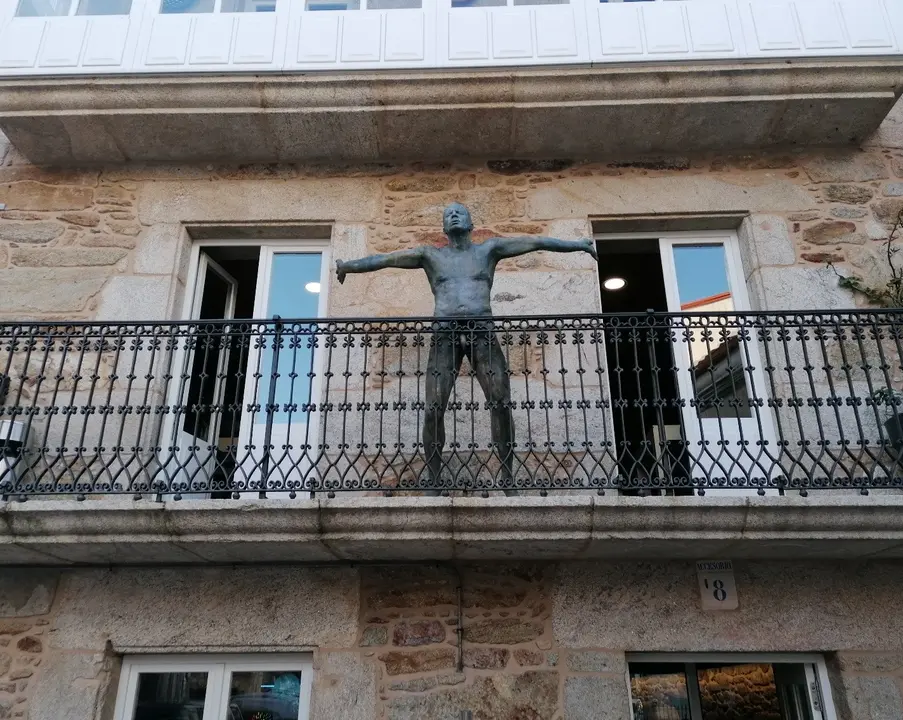 Esculturas no Artaaunta de Corcubion