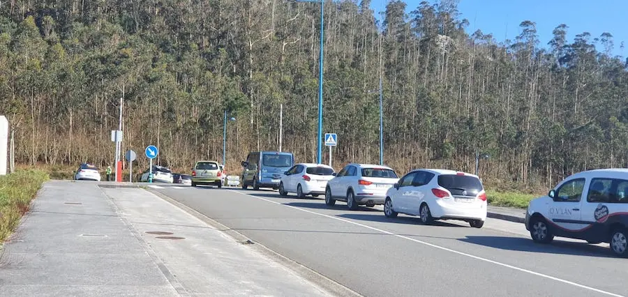 Manifestacion da Hostaleria da Costa da Morte-1 Caravana de coches