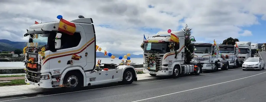 Camions no San Cristobal de Cee-Foto-Barca Caamano