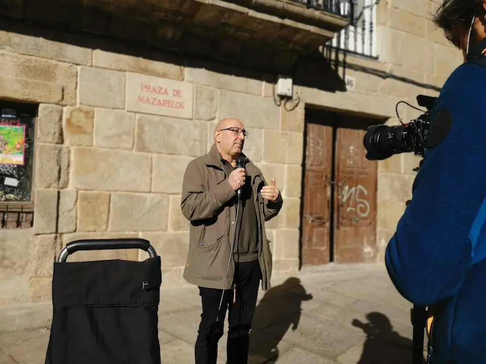 Dia dos Medios en Galego-Anton Baamonde