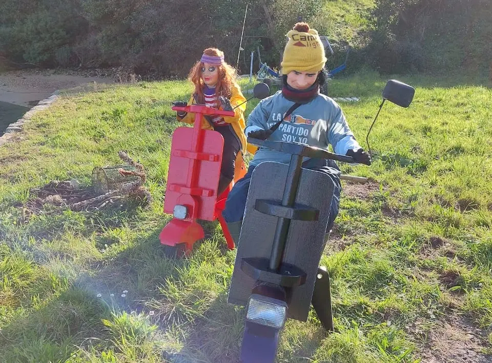 Noly Senando, co seu 'meco día de pesca' foi a gañadora do concurso Crea o teu Meco en Cabana