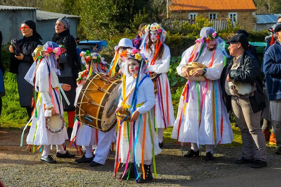 Madamitos e Ghuadineros no Entroido de Cerqueda 2022 2