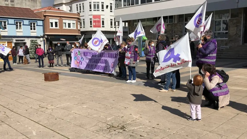 Concentracion 8M CIG en Carballo 2022-Foto-RebelionAluminio