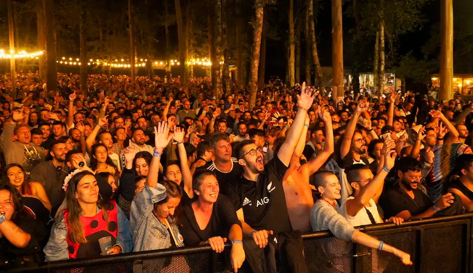 Público entregado na Carballeira de Zas