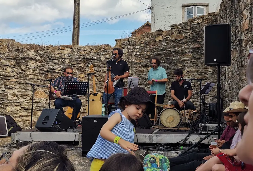 Os TRes pes cantando a Suso Vaamonde