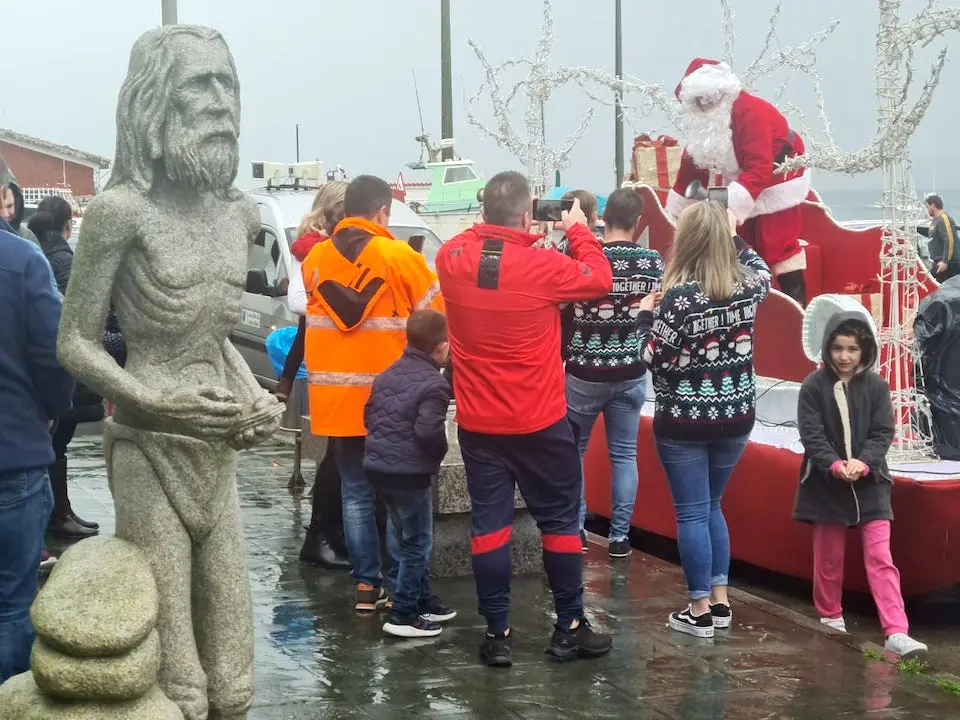 FOTO CAMARIÑAS- Cabalgata Papa Noel 2