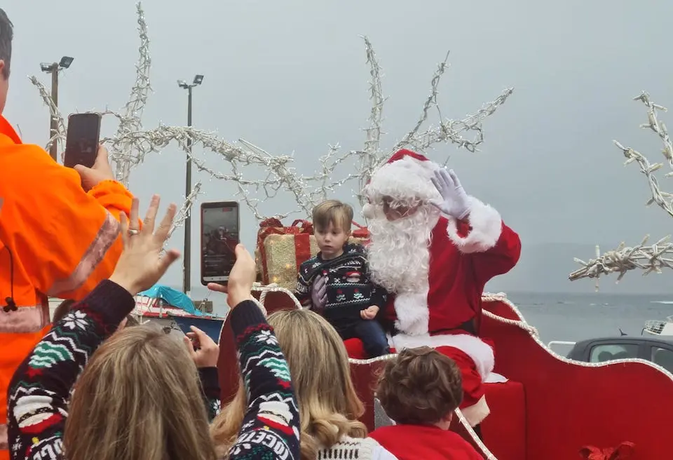 FOTO CAMARIÑAS- Cabalgata Papa Noel 1