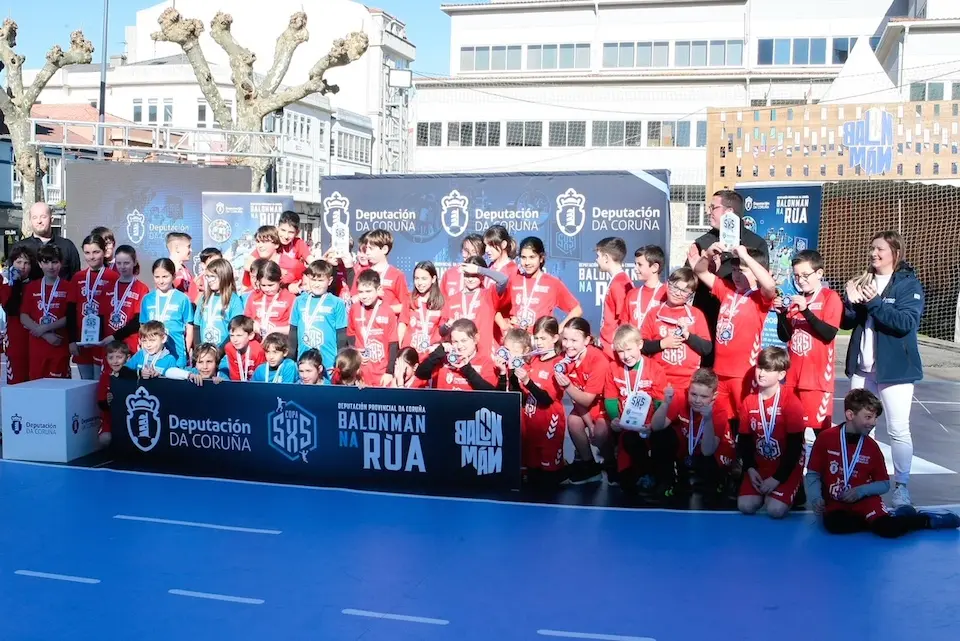 Balonman na rua en Carballo 13