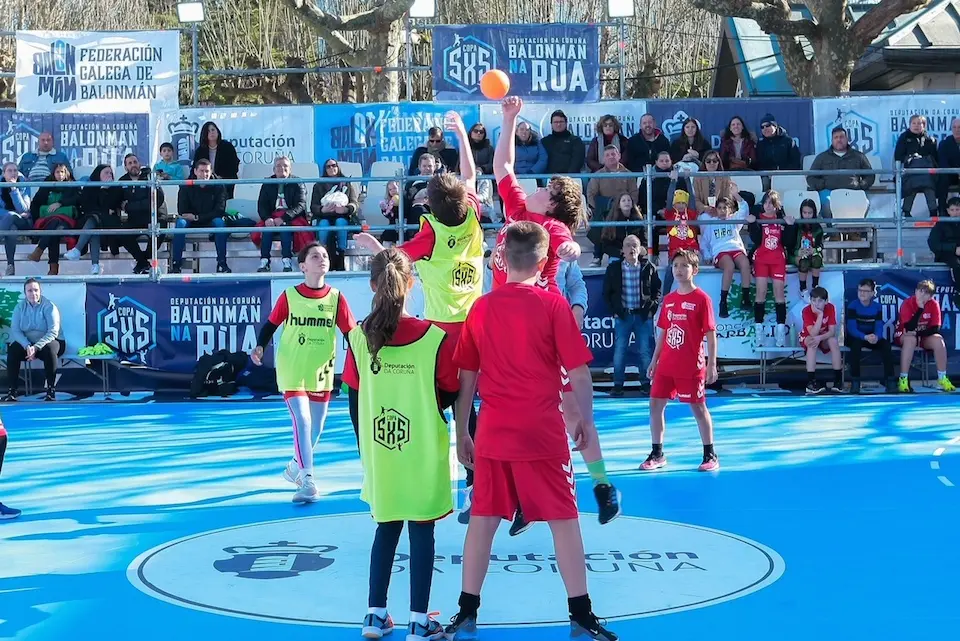 Balonman na rua en Carballo 15