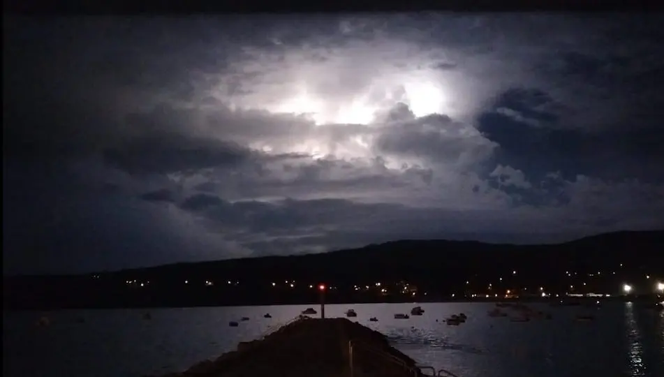 Raios sobre Laxe-Foto-Jose Maria Suarez 2