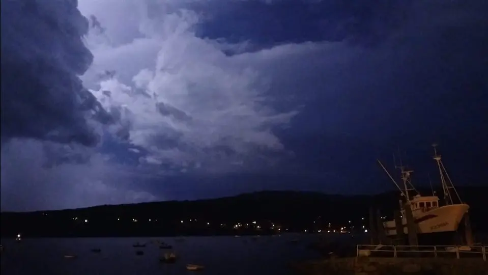 Raios sobre Laxe-Foto-Jose Maria Suarez