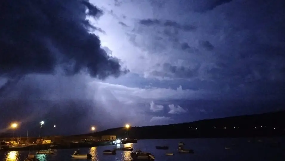 Raios sobre Laxe-Foto-Jose Maria Suarez 7