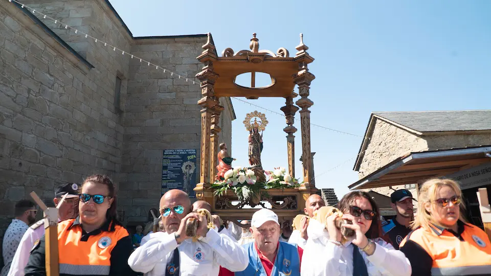 Salida de la procesión. Romería Virxe da Barca, 15 de septiembre de 2024. copia