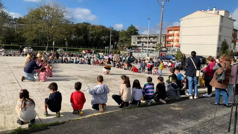 Dia do Peon en Zas cos peques baile