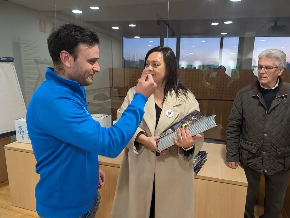 Presentacion album cromos futfem Buno 5