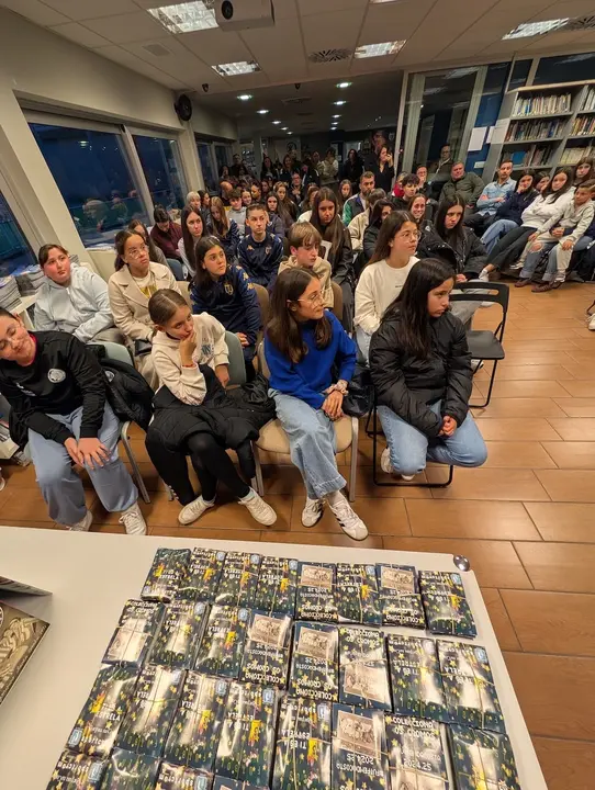 Presentacion album futfem Dumbria 3