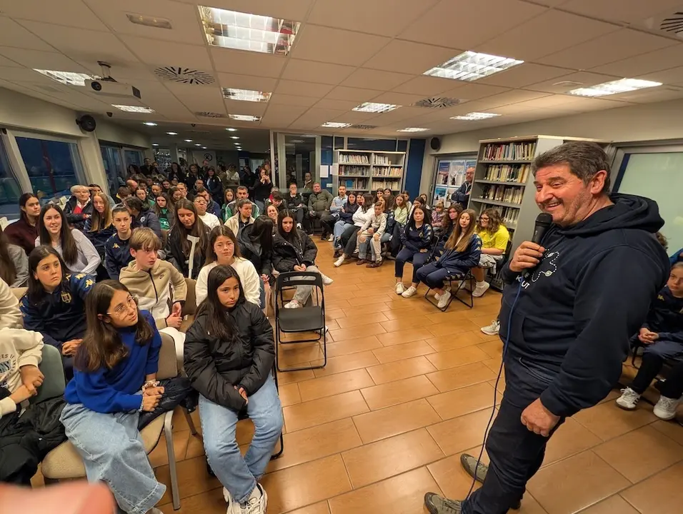 Presentacion album futfem Dumbria 4