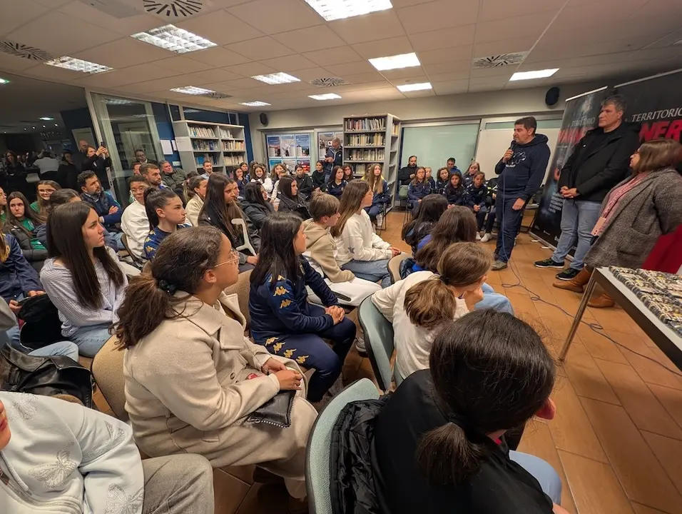 Presentacion album futfem Dumbria 6