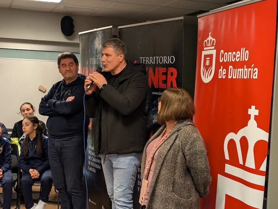 Presentacion album futfem Dumbria 7