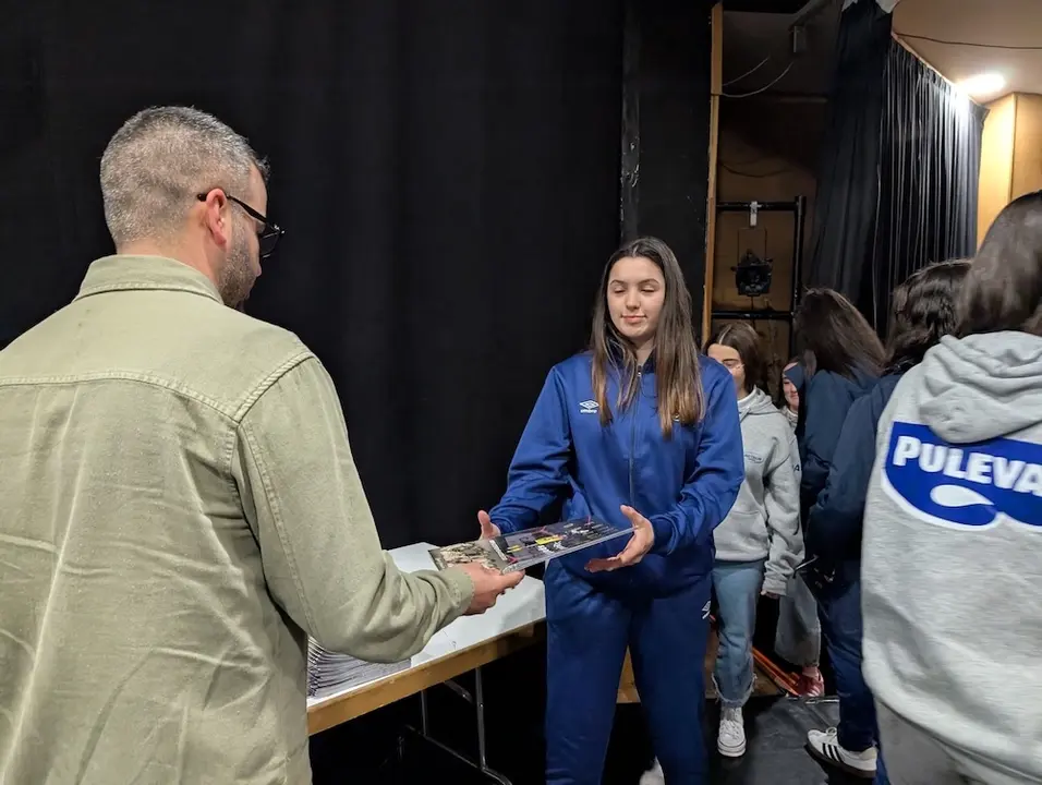 Presentacion album futfem Muros 3