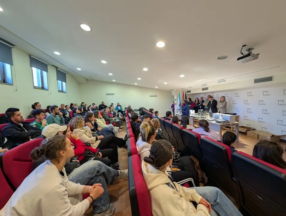 Presentacion album futfem Vimianzo 3