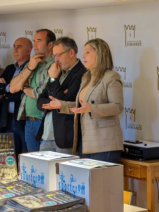 Presentacion album futfem Vimianzo 8