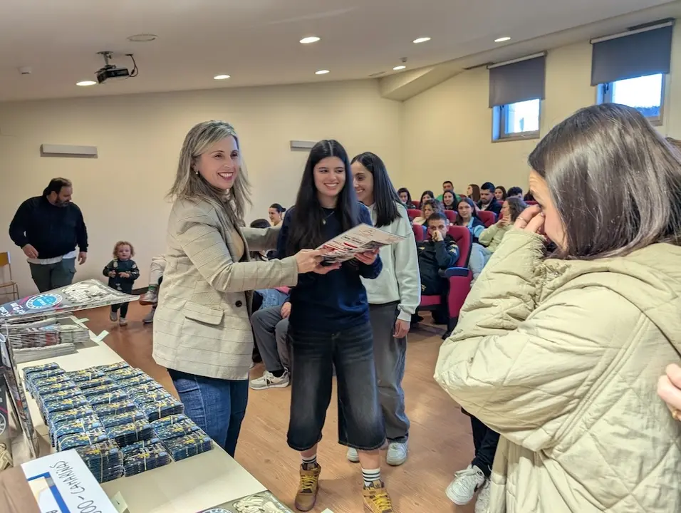 Presentacion album futfem Vimianzo 9