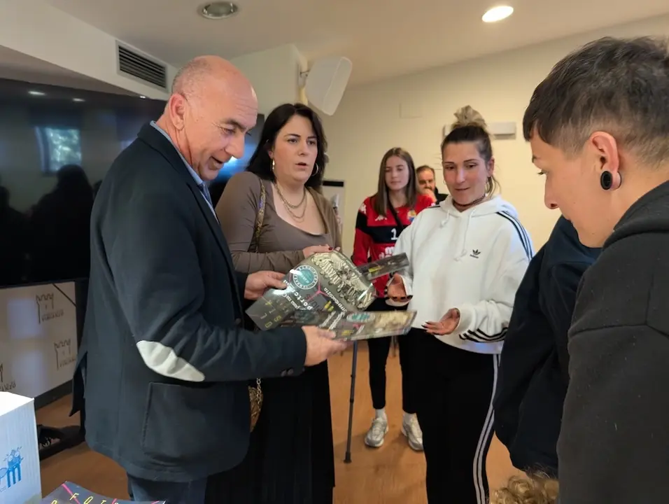 Presentacion album futfem Vimianzo 11