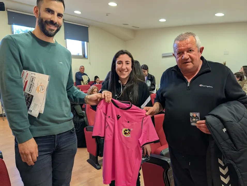 Presentacion album futfem Vimianzo 15