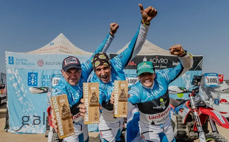 Fran Pallas e o seu equipo campion do Dakar Pilotos