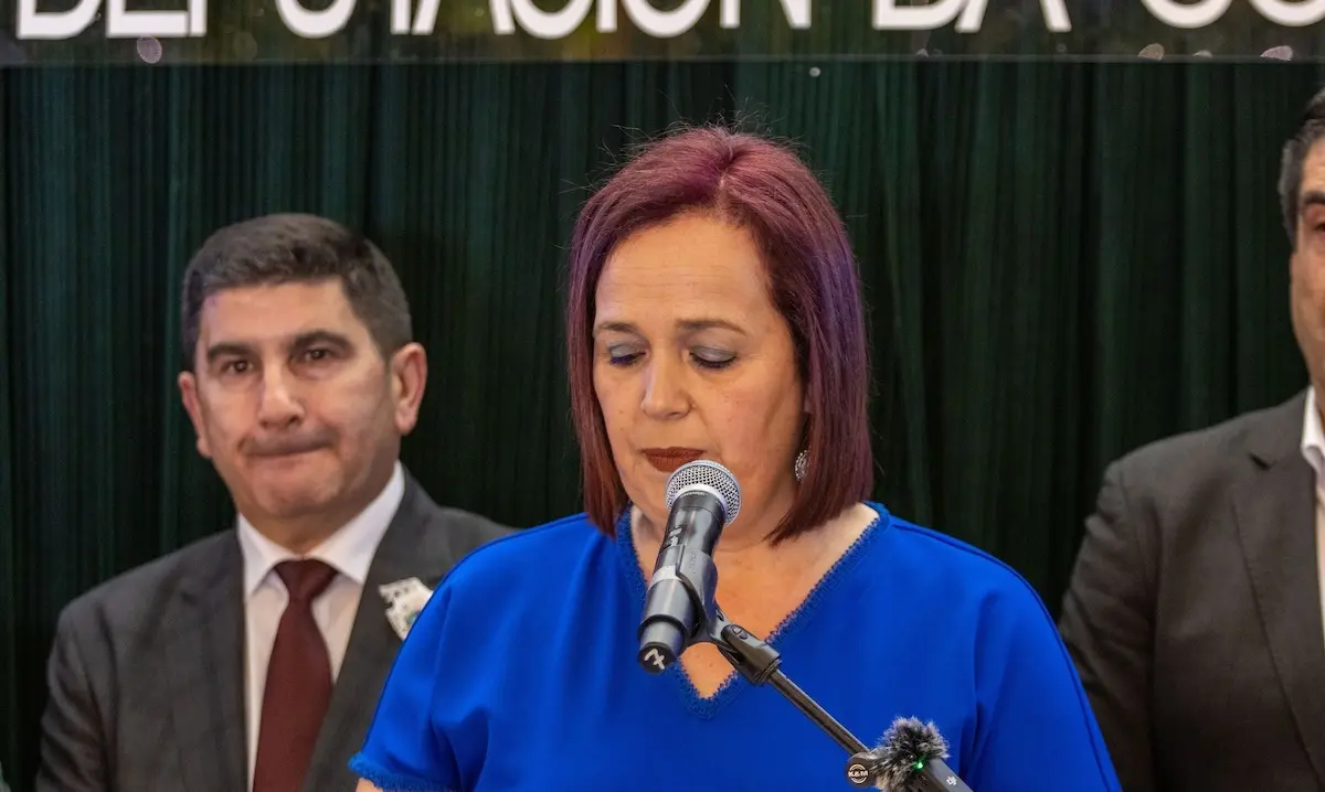 Sandra Insua alcaldesa de Camarinas na inauguracion da Mostra do Encaixe 2206