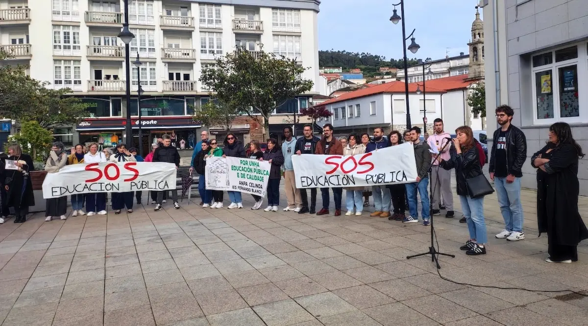 Manifestacion 6M polo ensino publico de calidade en Cee 2