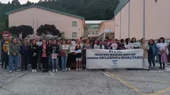 Concentracion contra os recortes no IES Agra Raices