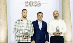 17,00 h.-           O conselleiro de Emprego, Comercio e Emigración, José González, e o conselleiro de Facenda e Administración Pública, Miguel Corgos, acompañados doutros membros do Goberno galego, participarán no acto de entrega dos Premios de Artesanía de Galicia 2025. No Hotel Monumento San Francisco (Campillo de San Francisco, 3). Foto Xoán Crespo