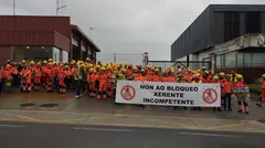 Bombeiros comarcais en Carballo manifestacion