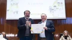 2025.12.09.- Recollida galardón Cidade Amiga da Infancia (1)