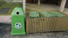 Contedor de vidro en Zas