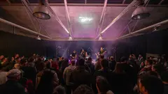 O rock volve encher o Mercado de Abastos de Muros no ciclo Sons no Mercado 2