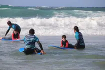 Surf Inclusivo con Un Paso Mais