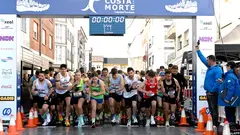 Saida da Carreira en Vimianzo-Foto-Correndo pola Costa