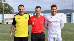Bruno Mendez con RUben Forjan e Mendienta no partido solidario cos lumes