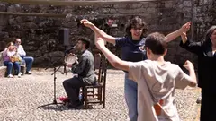 Escora Danza no Castelo de  Vimianzo